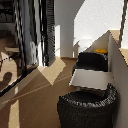 Johns Place Портиман