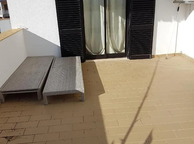 Johns Place Апартаменты *